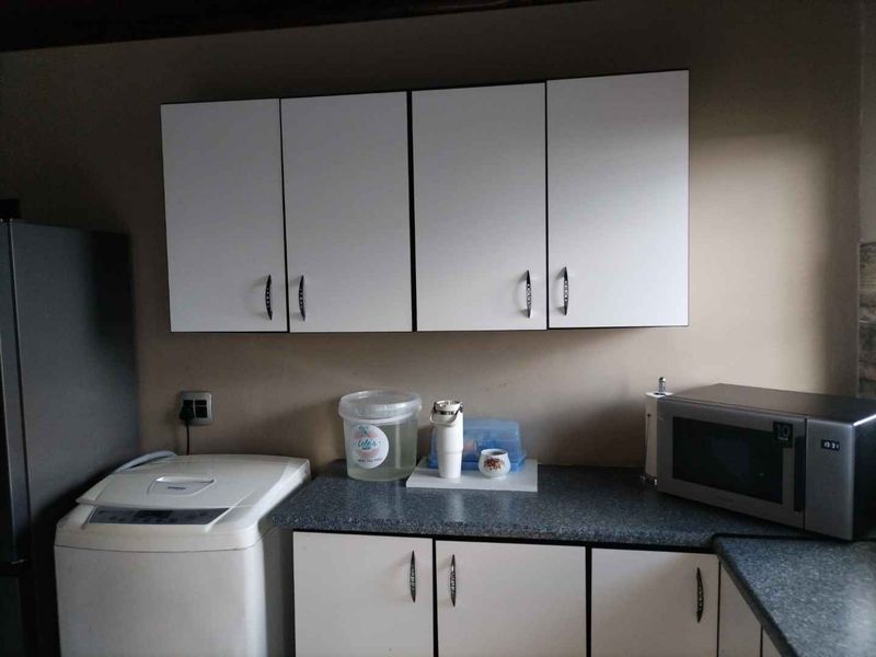 4bedroom house up for grabs - Photo 8