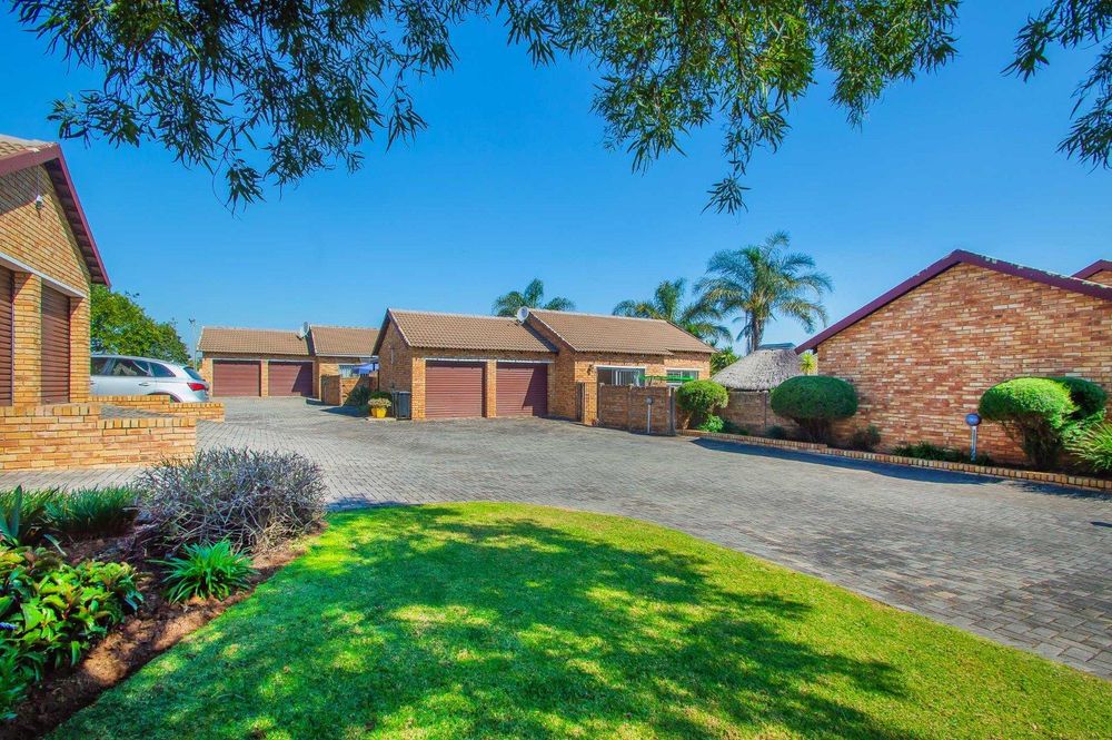 Picturesque small complex 