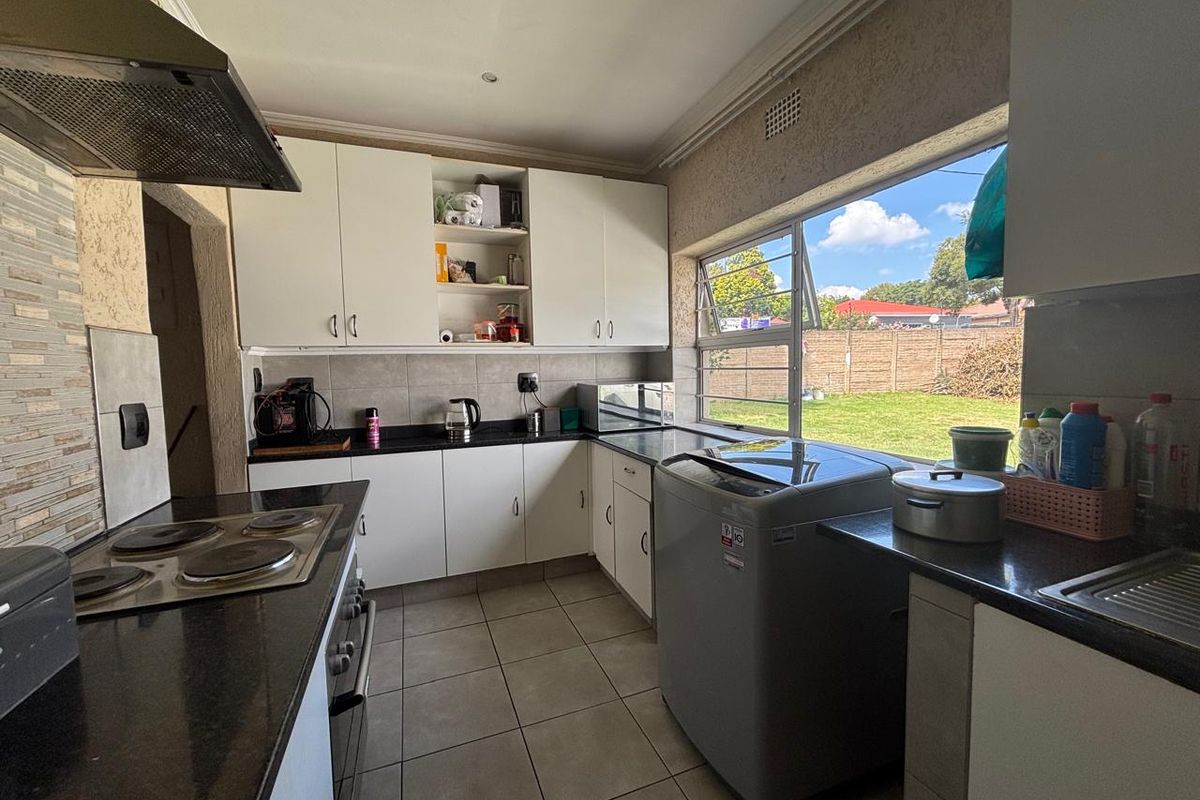 3 Bedroom House for sale in The Hill - Photo 2