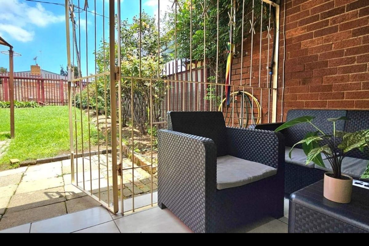 **Charming 3-Bedroom Home in South Hills** - Photo 5