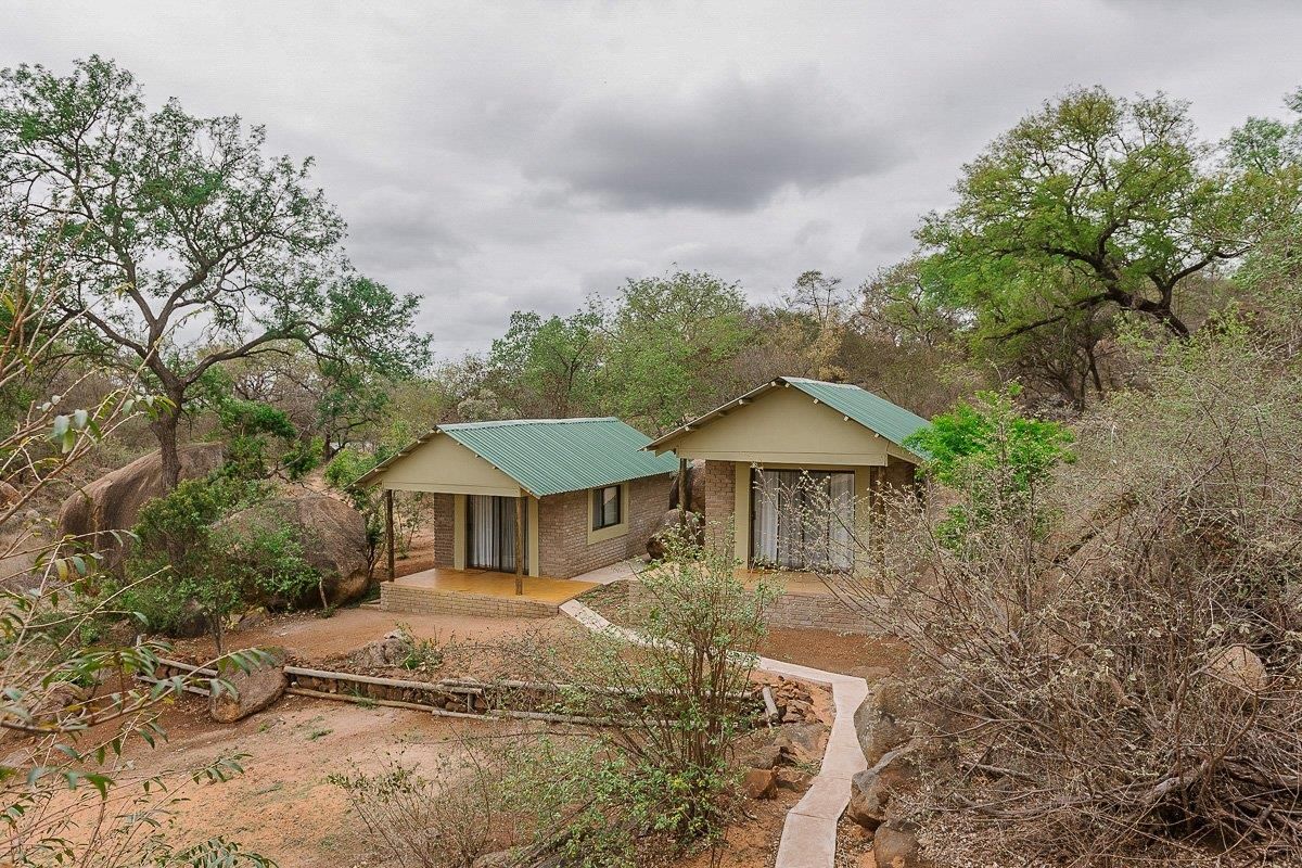 Big 5 game farm with extensive traversing - Photo 4