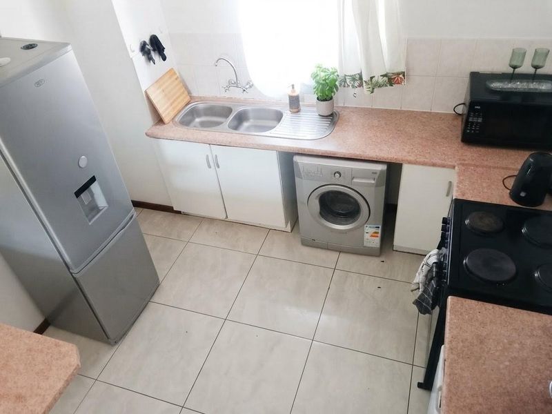 2 Bedroom Townhouse for Sale in Dorandia - Photo 8
