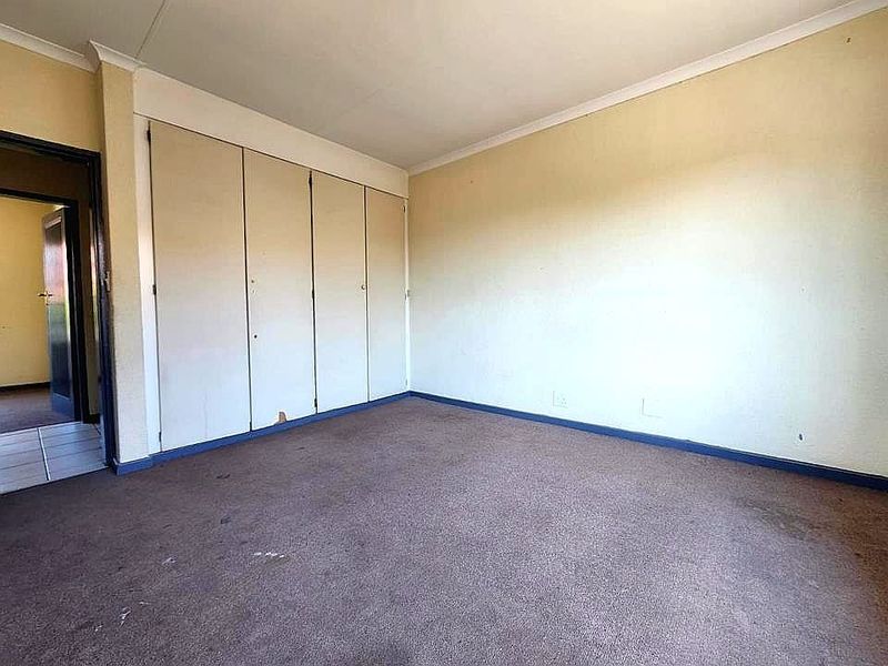 3 Bedroom Townhouse in Glenvista - Photo 10