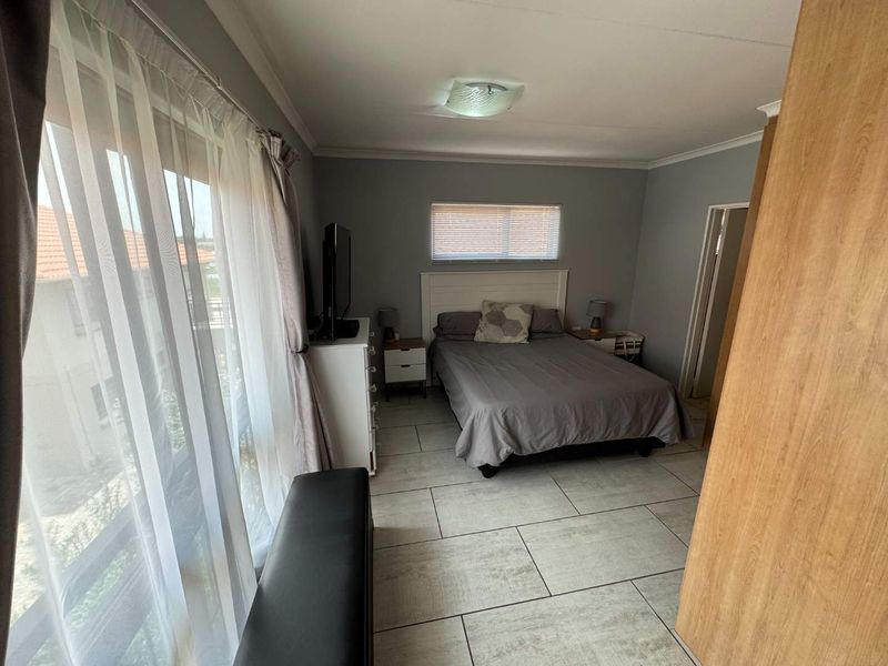 Elegant & Move-in-Ready First Floor Gem! - Photo 8