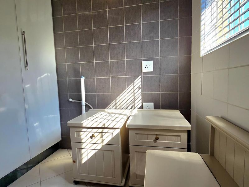 3 Bedroom House for sale in Oakdene - Photo 8