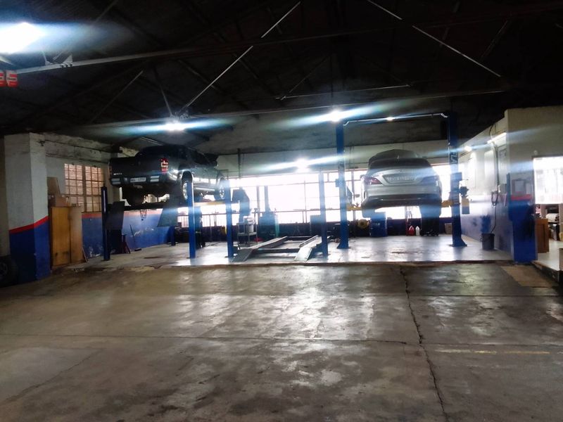 Strategically Positioned Auto Service Centre for Sale- Unbeatable Opportunity for Business Success - Photo 10