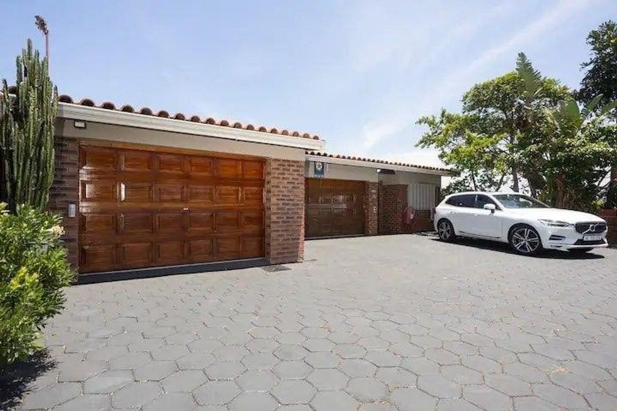 Townhouse For Sale in Umgeni Park, Durban North, KwaZulu Natal - Photo 2