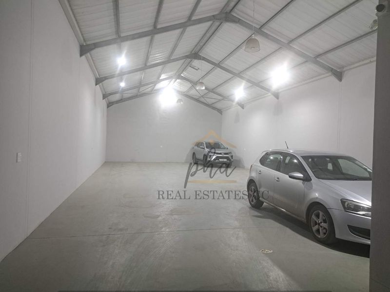Industrial warehouse for sale in Walvis Bay - Photo 4