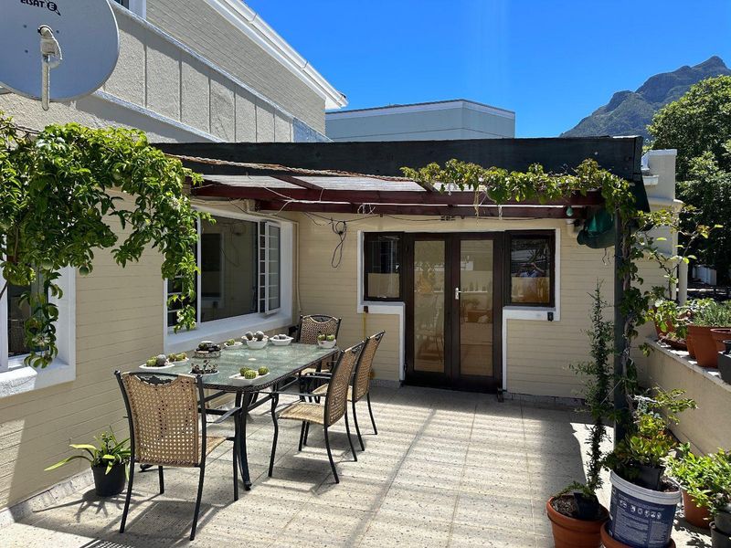 Spacious Apartment Centrally Located - Photo 10