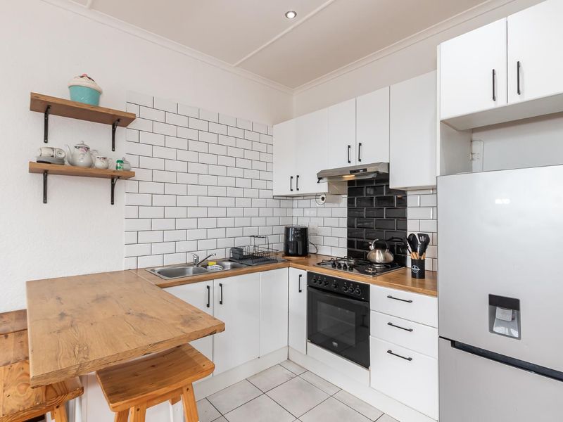 Modern, Spacious , No Transfer Duty - Photo 3
