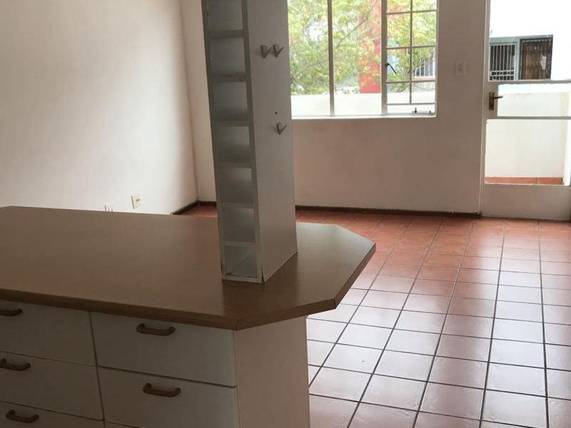 Groenkloof, 2 Bedroom for sale - Photo 2