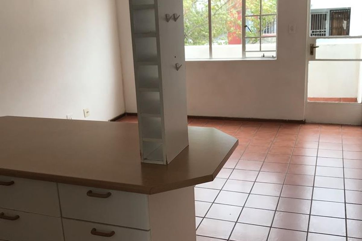 Groenkloof, 2 Bedroom for sale - Photo 2