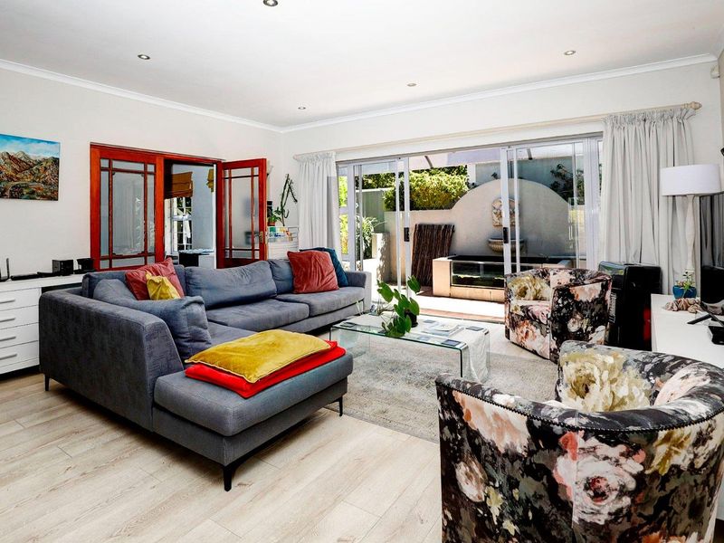 Perfect for a lock-up-and-go lifestyle! - Photo 3