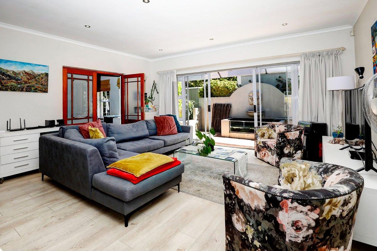 Perfect for a lock-up-and-go lifestyle! - Photo 3