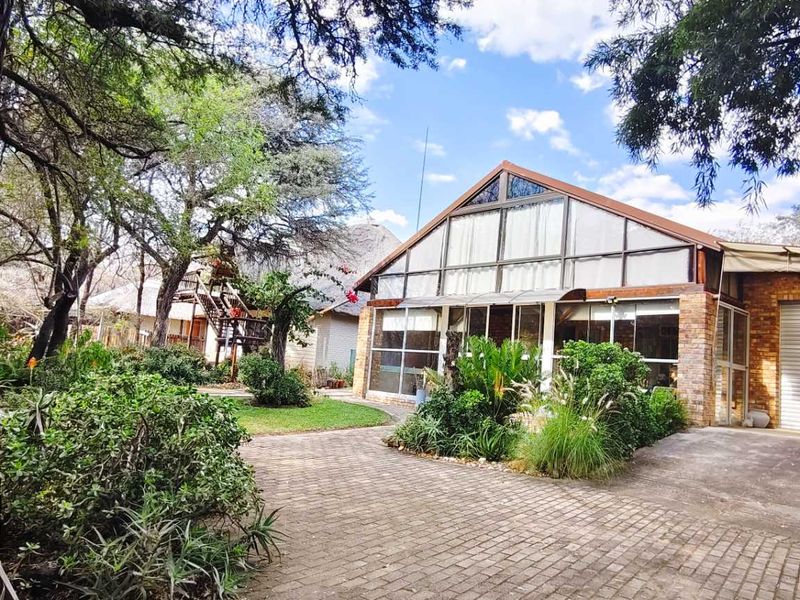 Serene Green Belt Views from This Lovely 3-Bed Home - Photo 2
