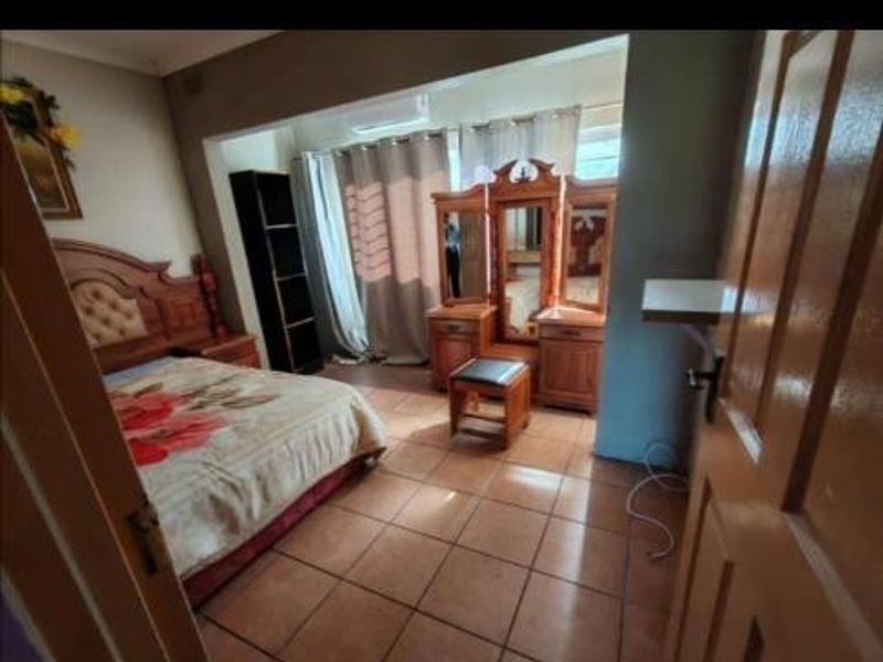 Spacious 3-Bedroom Home with Coastal Charm in Tongaat Central - Photo 9