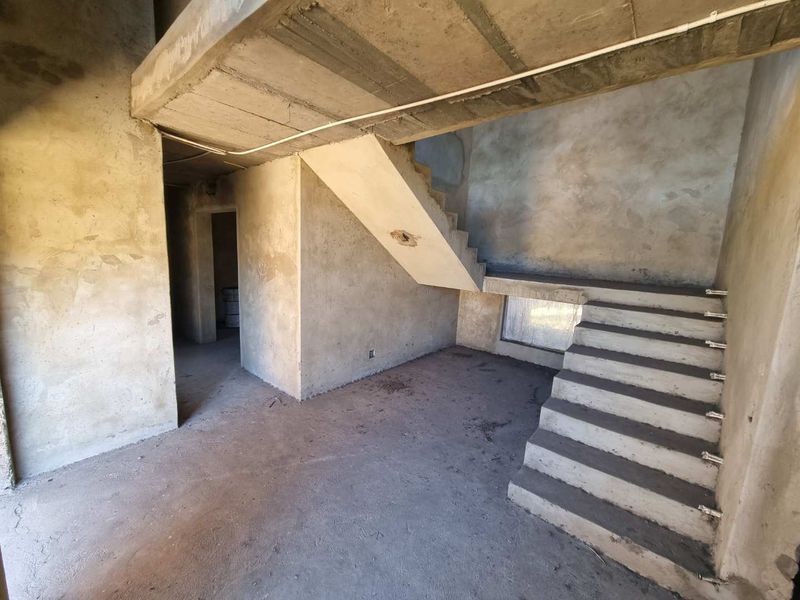 Unleash Your Dream Home's Potential - Photo 4