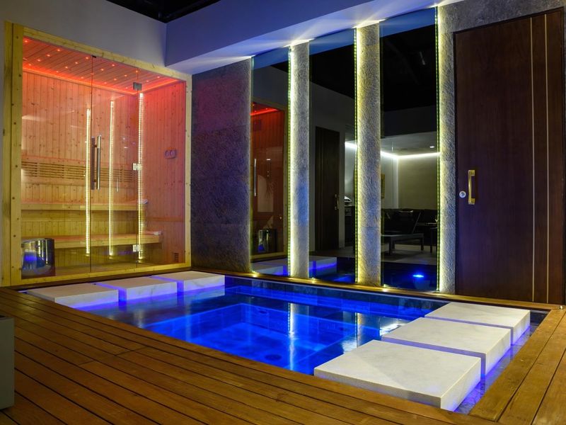 WHERE LUXURY MEETS EXCEPTIONAL. - Photo 10