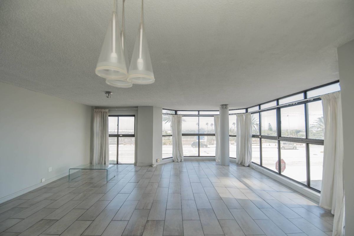 Spacious 142m2 Apartment in Twin Palms – Beachfront Living in Humewood - Photo 2