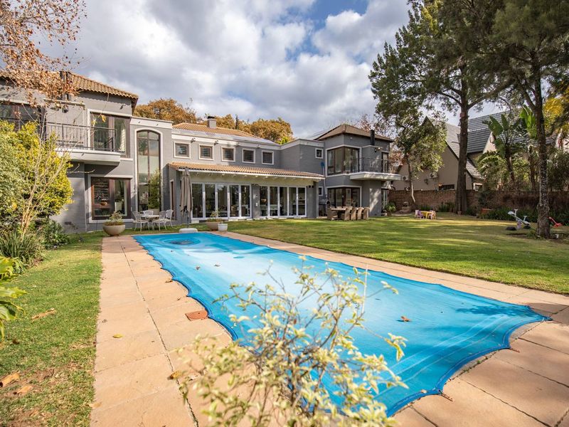 Elegant Four-Bedroom Home with Ample Space Available in Bryanston - Photo 2