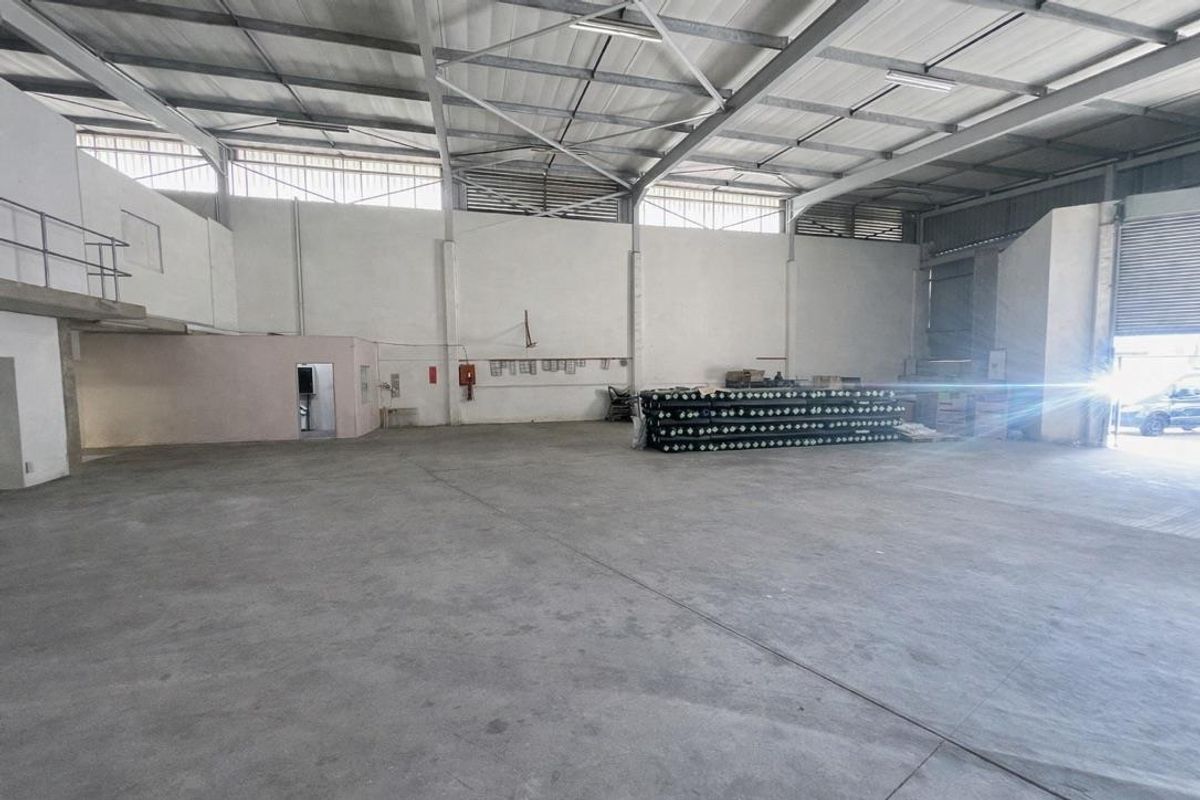 Hendra - Impressive Showroom & Prime Position | Mount Edgecombe Industrial Unit For Sale - Photo 3
