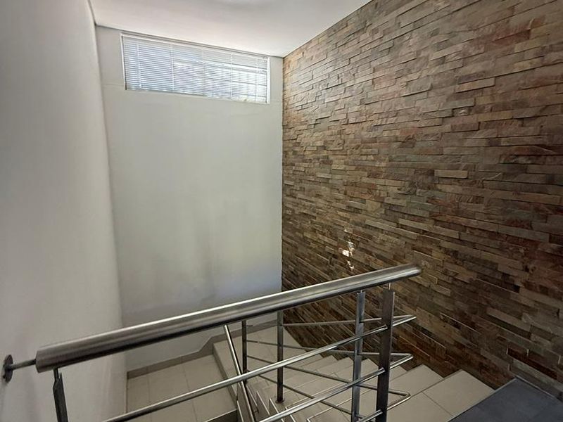 BEAUTIFUL MODERN 3 BEDROOM HOUSE TO LET IN LUDWIGSDORF, KLEIN WINDHOEK - Photo 5