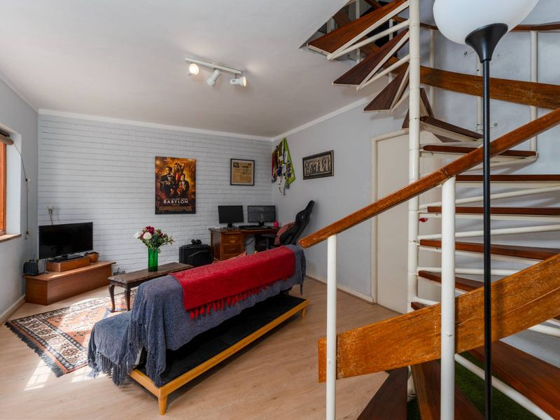 Pretty as a picture and neat as a pin, this brand new release is going to be your win! - Photo 4