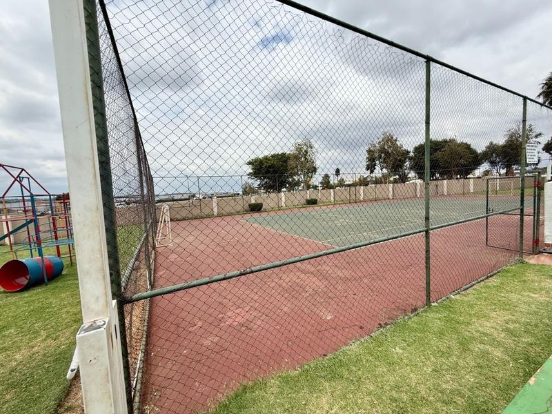 Townhouse For Sale in New Market, Alberton - Photo 9