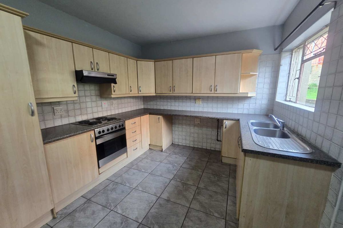 Spacious Lock-up-and-Go Apartment living in Newton Park - Photo 3