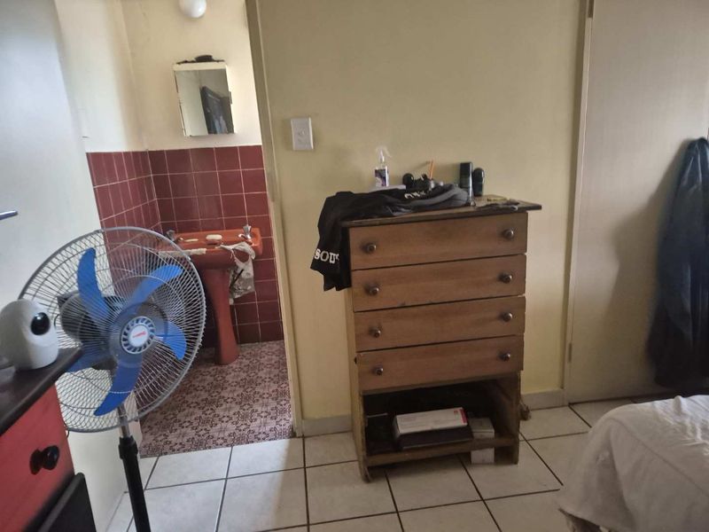 Large home, ideal for family or for renting out - Photo 4