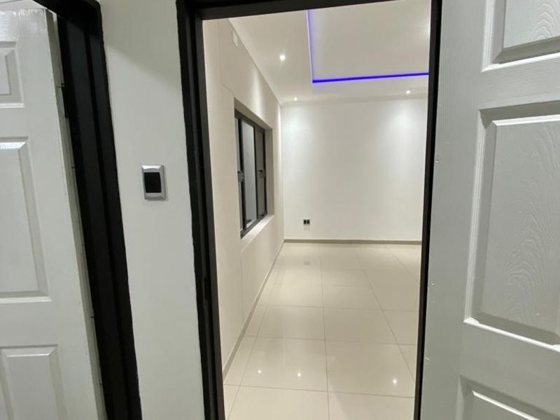 Family Home with Income-Generating Flat in Prime Academia - Photo 6