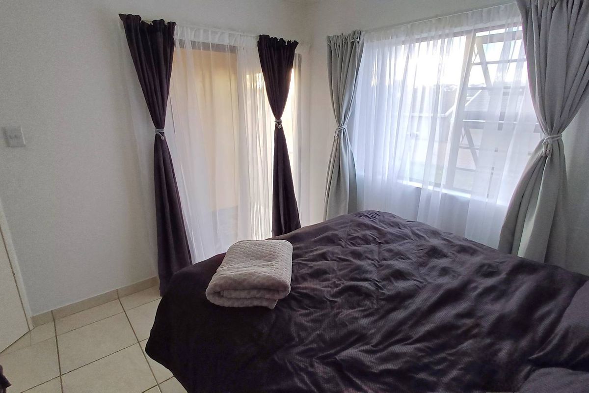 Starter home in a centrally located complex - Photo 5