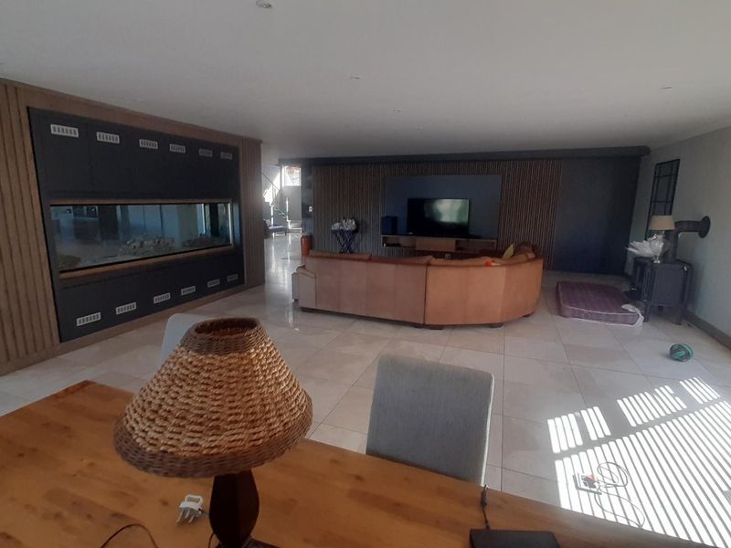 Luxury Awaits: Birdwood Estate with Separate Flatlet - Photo 8