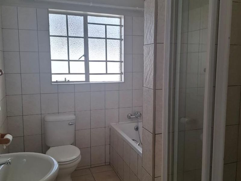 Modern 2-Bedroom Corner Unit for Sale — Pionierspark Ext 1 - Photo 3