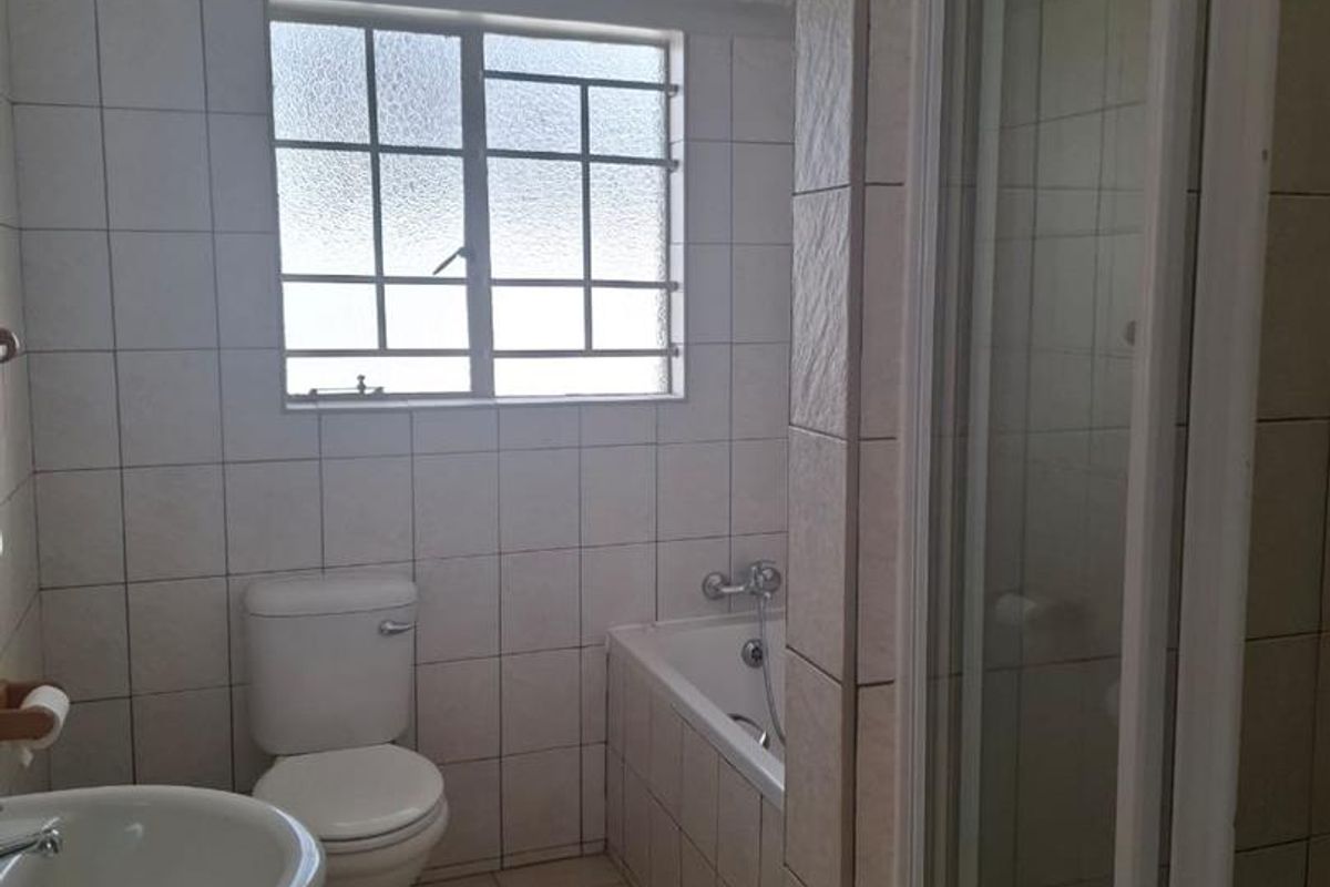 Modern 2-Bedroom Corner Unit for Sale — Pionierspark Ext 1 - Photo 3