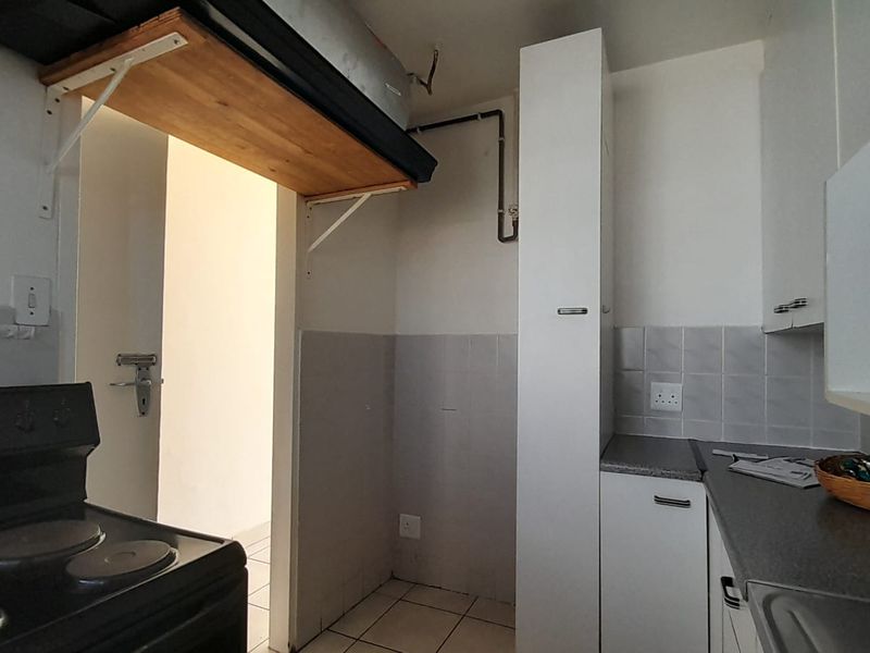 First Floor Apartment - Photo 9