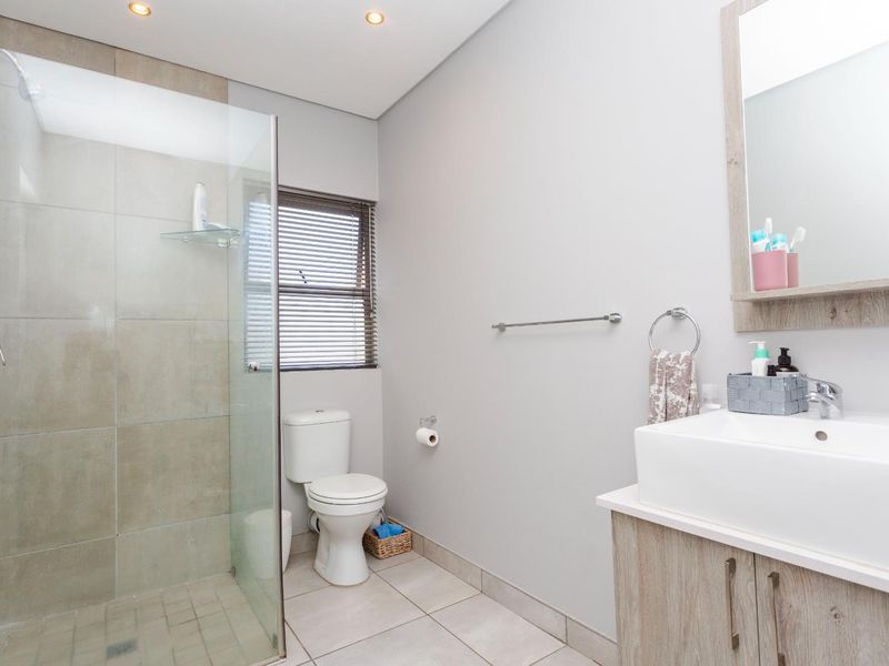 Ideal Apartment in Lifestyle Estate - Photo 7