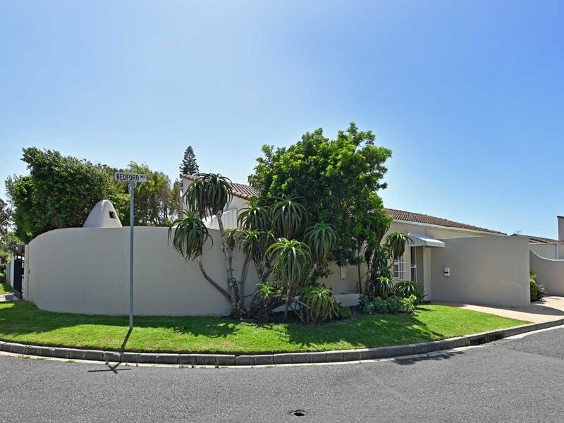 Stylish Lakeside Retreat – Beautifully Renovated, Pet-Friendly & Move-In Ready - Photo 3