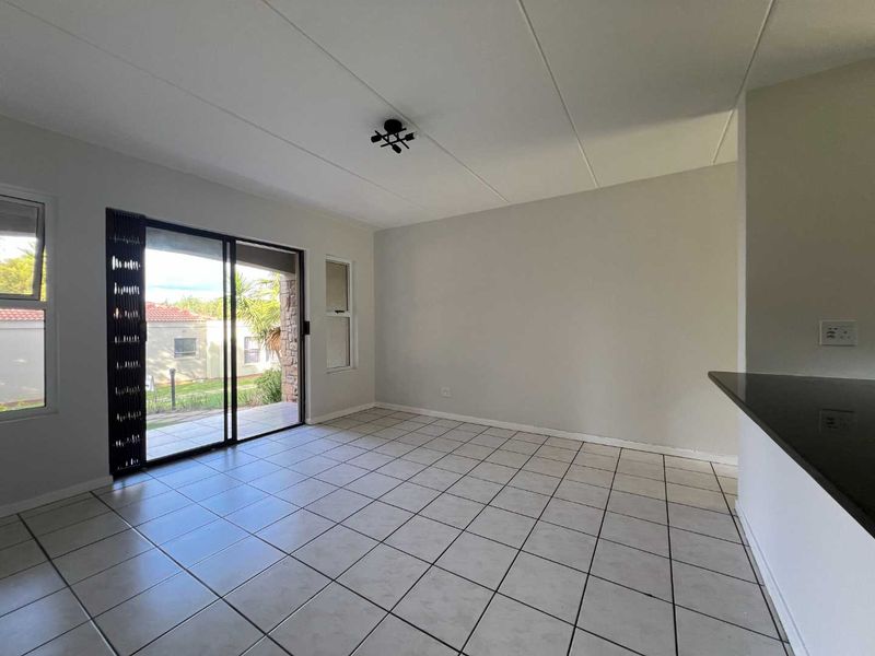 Spacious Modern Living With Peace Of Mind. - Photo 4