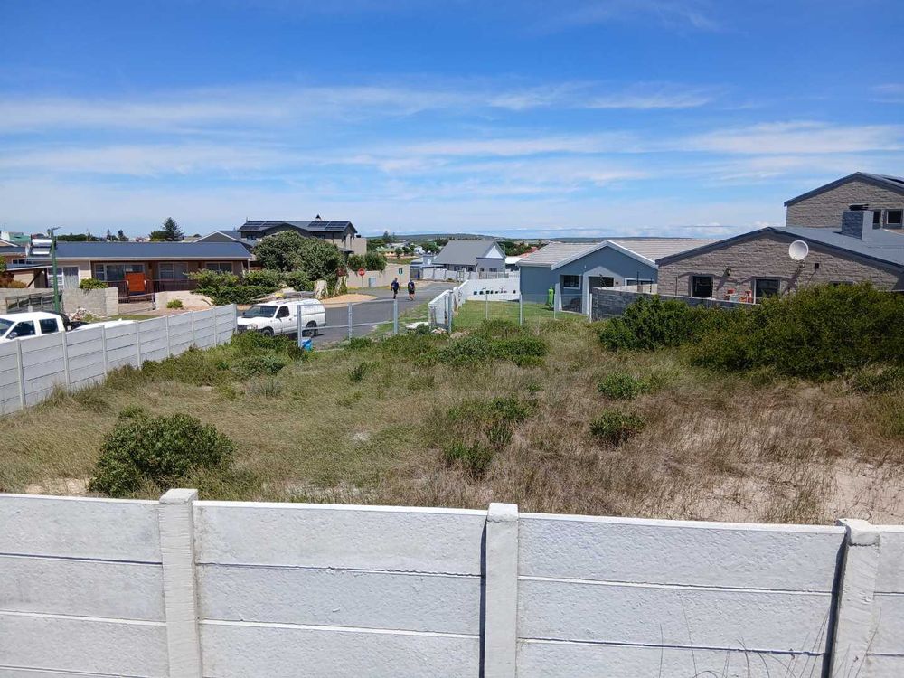 Again our Plot in front of us - with more Houses at the back.