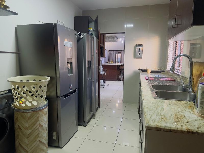 4 Bedroom House For sale in Valley View Estate - Photo 10