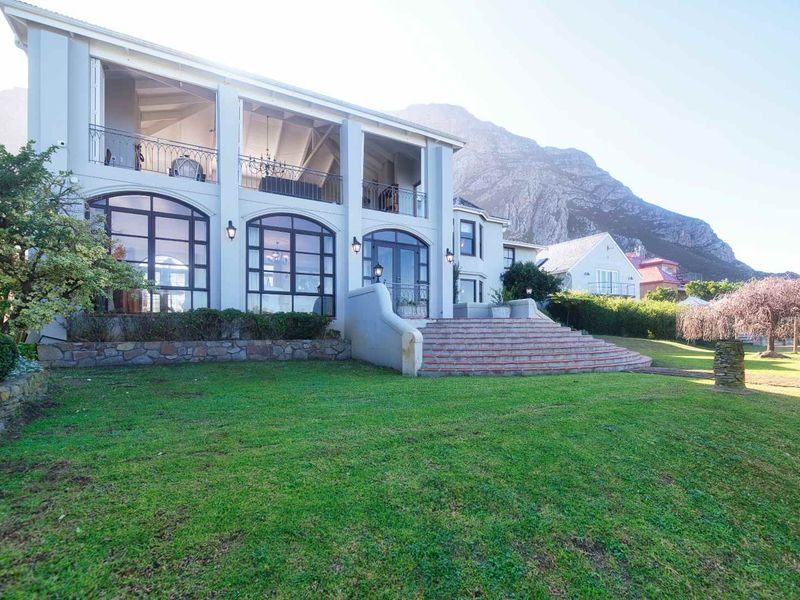 LARGE RESIDENTIAL HOME IN HERMANUS - Photo 6