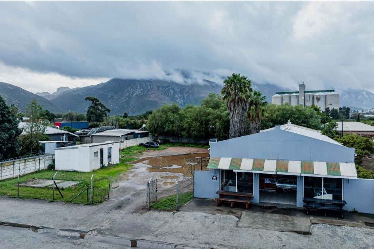 Fabulous Investment opportunity in the heart of the Boland! - Photo 3