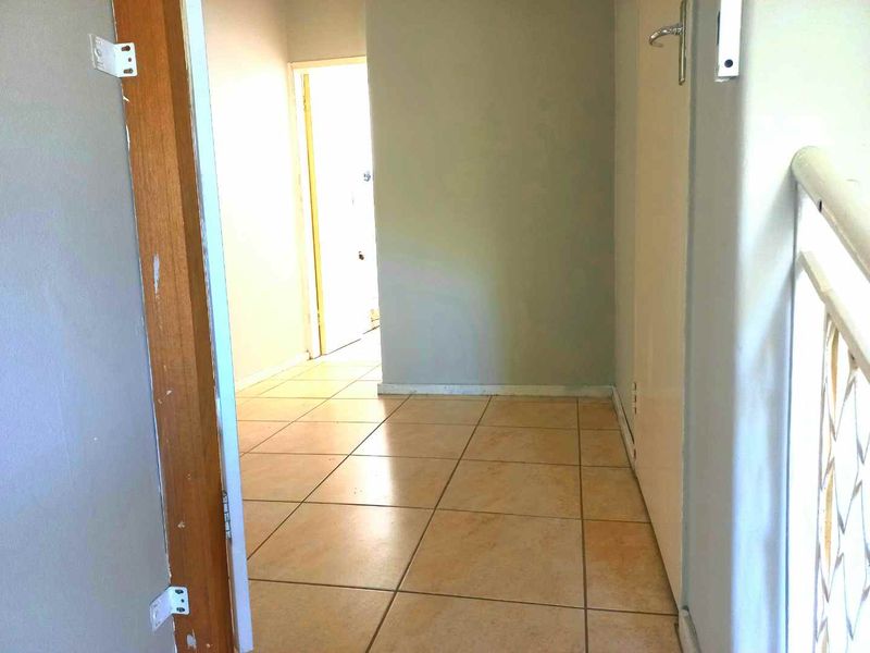 Lovely 2 Bedroom Duplex in a south after secure complex in Benoni - Photo 9