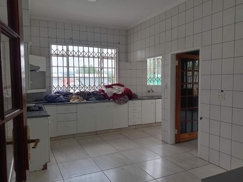 3 Bedroom ,3 Bathroom family home To Let - Photo 5