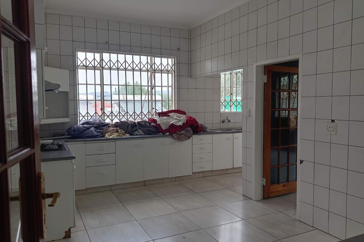 3 Bedroom ,3 Bathroom family home To Let - Photo 5