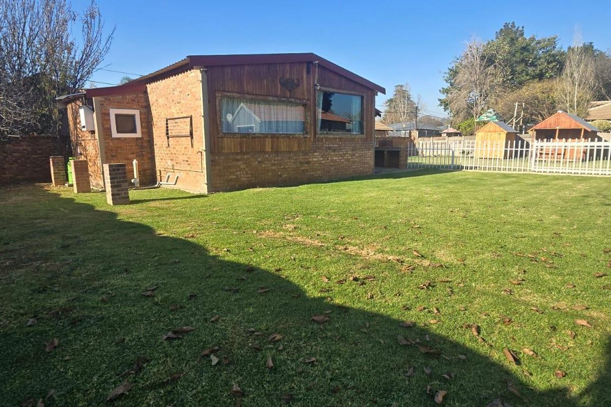 Beautiful 1 bed garden cottage in the heart of Rynfield - Photo 2
