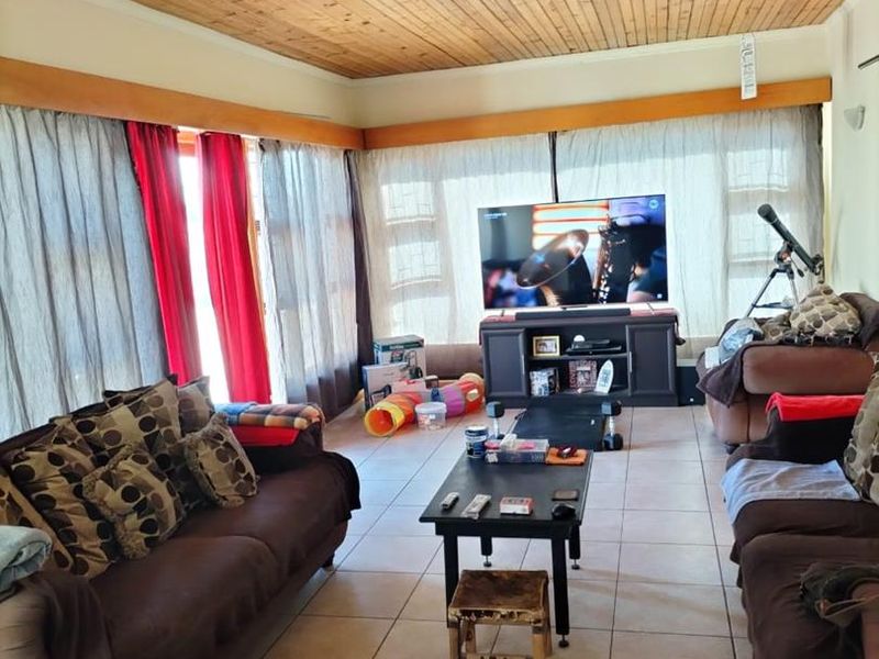 **Prime Location – Just 2 Blocks from the Lagoon in Meersig** - Photo 2