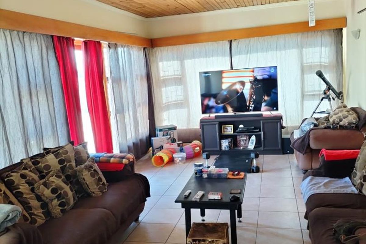 **Prime Location – Just 2 Blocks from the Lagoon in Meersig** - Photo 2