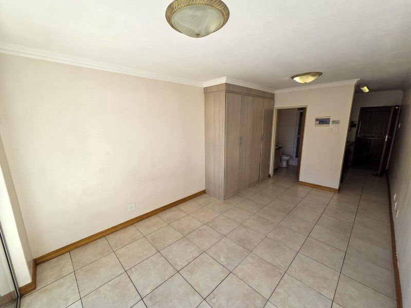 Bachelor Apartment available in Hillcrest - Photo 3